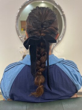 ビィーワンイースト(Be 1 EAST) ヘアセット、あみ下ろし