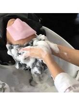 ettoのシャンプーは最高の癒し効果でリラックス効果◎♪フルフラットシャンプー台を導入でヘッドスパも◎