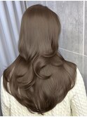 ヘーゼルベージュ　ブリーチなし　レイヤーカット　海外風