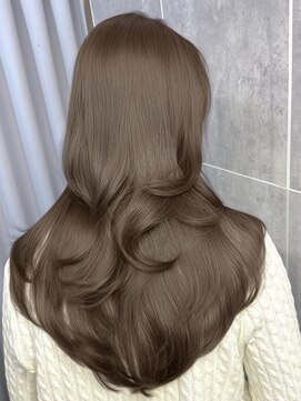 アマトウキョウスマートサロン(AMA TOKYO×Smart Salon) ヘーゼルベージュ　ブリーチなし　レイヤーカット　海外風