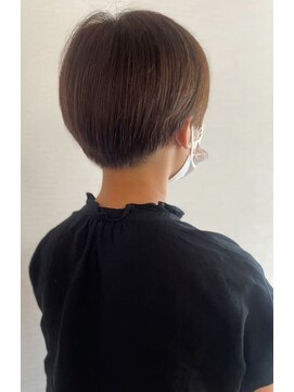 ボンド(hair salon bonD) レイヤーコンパクトショート×刈り上げ