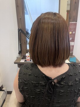 エゼル(Esell) 前下がりボブ