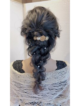 レジナヴィータ 栄(Reginavita) 【Reginavita栄】お呼ばれ編みおろしアレンジ@小野