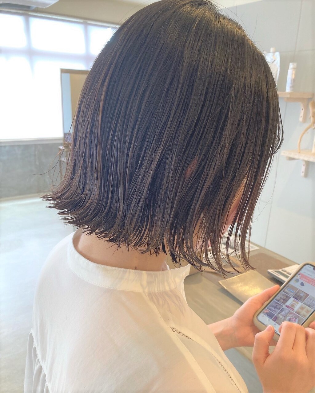 ダークブラウン × 毛束感 』小顔に見えるショートボブ