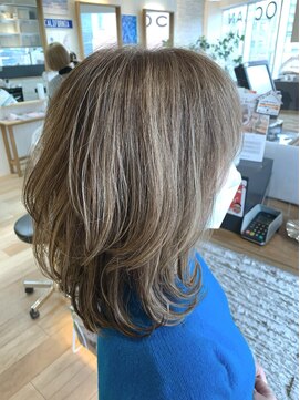 オーシャン(Ocean) [OCEAN Hair&Life藤原純] 白髪ぼかしハイライト☆レイヤーロング