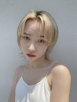 ウェルク(welc) ブロンド/ミディアム/ウルフ/ホワイトグレージュ/