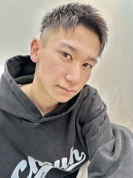 ロミーオム 本厚木(ROMMY. Homme) 刈り上げツーブロックアップバングショートビジネスメンズヘア