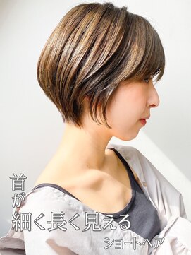 スタートウキョウ 渋谷(STAR TOKYO) 20代30代40代前下がりストレート小顔補正立体カットショートヘア
