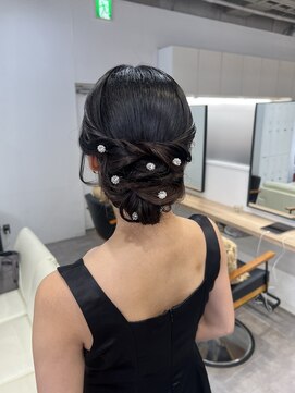 ジーニー 横浜(giinii) ヘアセット_タイトヘアセット_タイトシニヨン