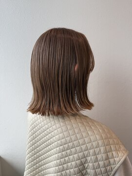 サラ ビューティー サイト 古賀店(SARA Beauty Sight) まろやかベージュ/外ハネミディアム/ぷつっとボブ/ハイトーン