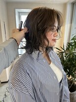 ユヌ(Une)&nbsp;kotaro オリーブベージュとくせ毛ウェーブ