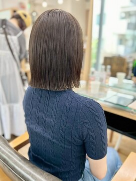 ネオリーブ クーロ(Neolive curro) 小顔タッセルボブ×ぱつっとボブ[美髪/縮毛矯正/丸型卵型]