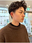 刈り上げ ツーブロック ナチュラルパーマ アップバング