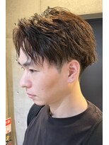 ブルニール 中崎町(BLEUNIR)&nbsp;センターパート七三ツーブロックソフトツイストパーマ