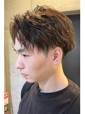 センターパート七三ツーブロックソフトツイストパーマ
