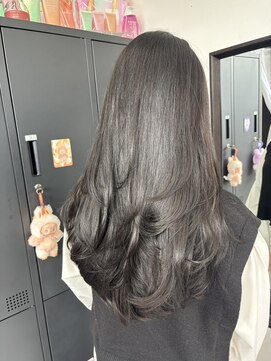 ロア 熊本(LOA) 動きたっぷりレイヤーカット