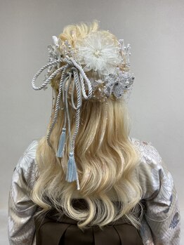 トゥワイス ヘアー(twice hair)の写真/早朝５時より受付◎＜袴着付け＋ヘアセット￥7000～＞卒業式の袴着付けヘアセットは当店をご利用ください