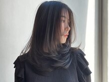 「360度どこから見ても美しい」を叶える。顔周りの数ミリにこだわるオーダーメイド・レイヤー。