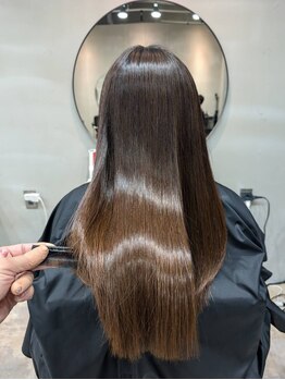 hairmake_cor【ヘアメイク コル】【5月上旬OPEN(予定)】の写真/厳選トリートメントで“うるツヤ髪”を実現。髪質改善縮毛矯正や傷ませない施術にこだわり、美髪へ導きます