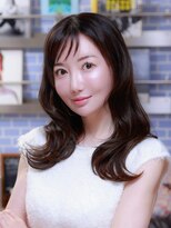 ジル ヘアアンドメイク 恵比寿(JILLE hair&make)&nbsp;くびれ感ロングレイヤースタイル 流しシースルーバング
