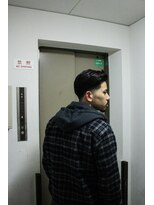 メリケンバーバーショップ フクオカ(MERICAN BARBERSHOP FUK)&nbsp;サイドパートショートセミウェットワイルドツーブロックテクノ71