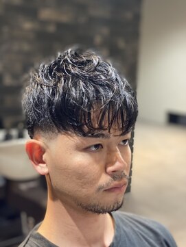 リバティ(LIBERTY) 暗髪前髪重めパーマスキンフェード