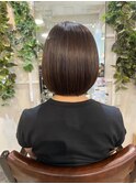 大人可愛い20代30代40代小顔ワンサイドショートボブ丸み前下がり
