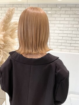 トルネード(TORNADO) 海外へア 外国人風 クリーミーベージュ 切りっぱなしボブM330