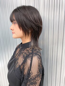 キバ(kva) ▽□□▽ ウルフカット× シルバーインナーカラー