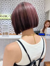 ピークアブー アヴェダ ギンザシックス(PEEK-A-BOO AVEDA GINZASIX) ミニボブ　デザインカラー　ハイライトカラー