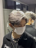 アッシュ 吉祥寺店(Ash)&nbsp;ホワイトシルバーアップバングフェザーショート