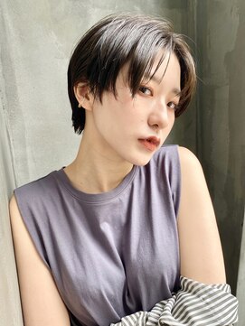 ローリー(Rowlly) ＃センターパートショート