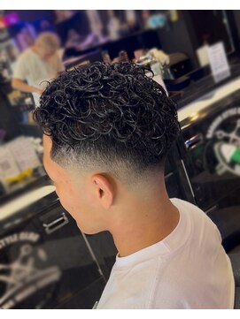 バーバースタイルクラブフォー(BARBER STYLE CLUB 4) 極道パーマ/スキンフェード