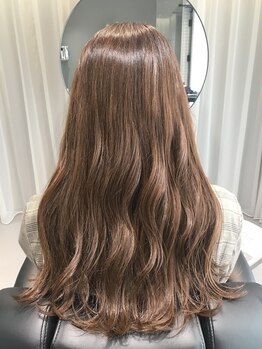 カラン(Calin)の写真/髪と頭皮をいたわるオーガニックカラーで艶めく髪に♪ダメージを最小限に抑え、艶感たっぷりの仕上がりに。