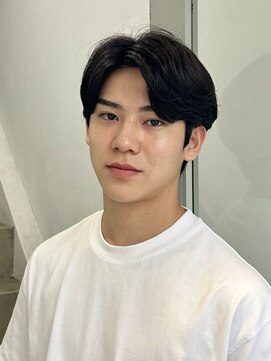 クロト(Clotho) センターパート/波巻きツイストスパイラルメンズカットパーマ