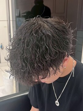 グロップ 町田(GLOP) トレンド感あるメンズ波巻きパーマ
