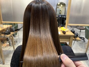 ヌフ(neuf)の写真/ダメージケア×自然なストレートヘアで思わず触りたくなる“うる艶”ヘアに♪髪質に合わせた厳選薬剤使用◎