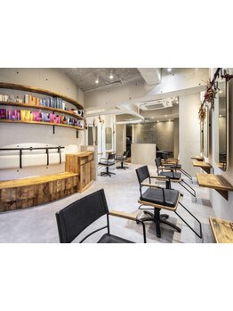 最新トレンドを取り入れたスタイル提案&隠れ家サロンで人気♪［インナーカラー/縮毛矯正/ブリーチ/ボブ］