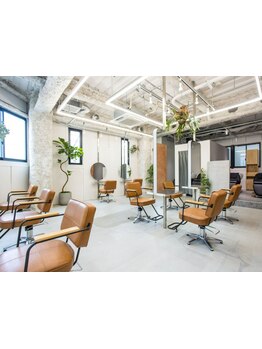 【大阪/天満】"白髪染め"×"ショートヘア"×"髪質改善"お任せ下さい！【脱白髪染めのスペシャリスト在籍】