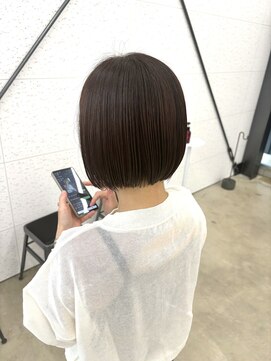 ビーヒアナウ N゜03 金沢駅西店(BE HERE NOW) グレージュ_大人ボブ_前下がりボブ_ショートボブ ミニボブ