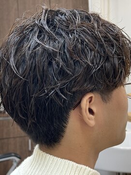 シノン(si-non) ツイストスパイラルパーマソフト刈り上げツーブロック