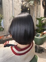 ワル(wal.) 前上がりボブ
