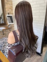 アトリエナガノ(atelier nagano)&nbsp;ニュアンスカラー/センターパート/ツヤ髪スタイル/ブルージュ