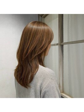 アミリー 成田美郷台店(Amily) ヘーゼルグレージュの柔らかミディアムレイヤー