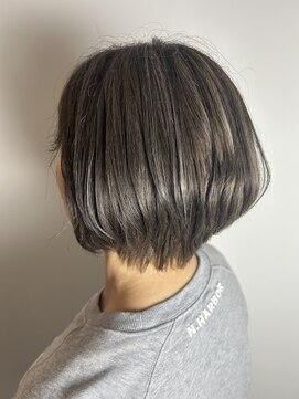 ヘアーアトリエルキナ(hair atelier LUCINA) 白髪隠しハイライト