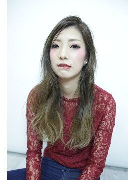 アッシュヘアー ハーフブリーチ+カーキアッシュ+カット