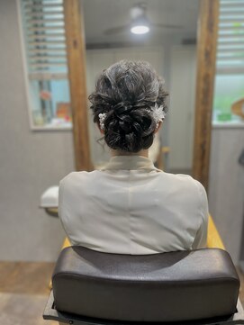 ベルトオブヴィーナス(Belt of venus) ルーズシニヨンアレンジ