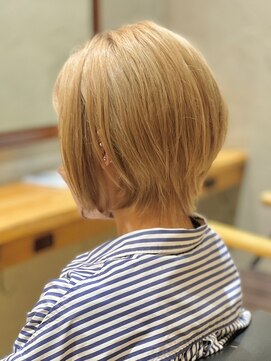 ポルム パプリカ(polum paprika) 大人可愛いまるみショートハイトーンブロンドツヤ髪