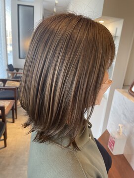 ソレカ(SORECA) 【SORECA/ソレカ】ハイライトベージュカラー×くびれボブ