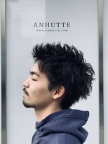 アンヒュッテ(ANHUTTE) ショートスタイル/耳だしショート